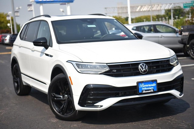 Used 2023 Volkswagen Tiguan SE R-LINE BLACK with VIN 3VVCB7AX7PM114548 for sale in Hazelwood, MO