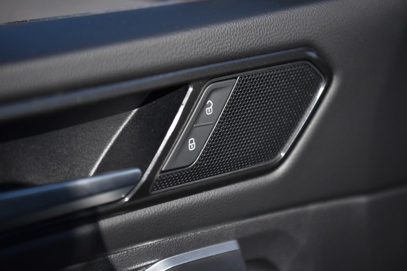 Volkswagen Tiguan Vehicle Image 10