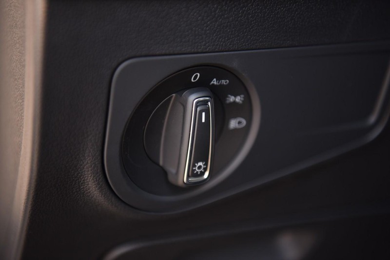 Volkswagen Tiguan Vehicle Image 12
