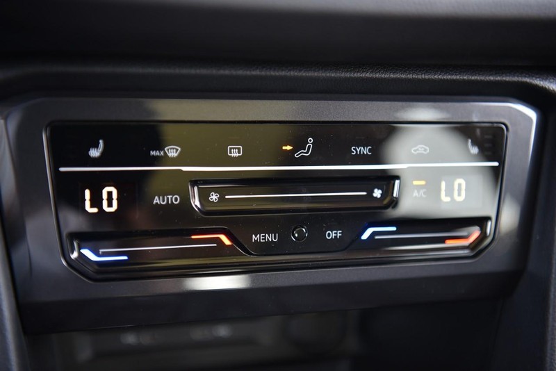 Volkswagen Tiguan Vehicle Image 15