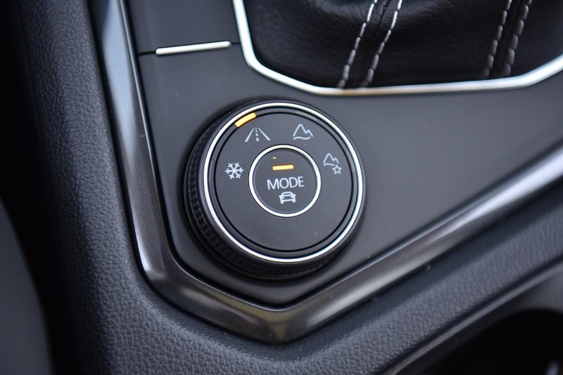 Volkswagen Tiguan Vehicle Image 18