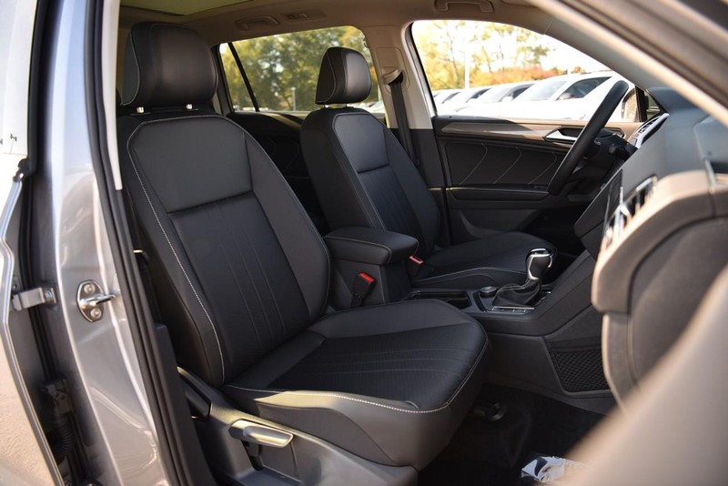 Volkswagen Tiguan Vehicle Image 23