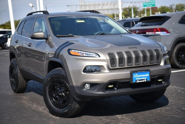 Used 2016 Jeep Cherokee Latitude with VIN 1C4PJMCS5GW305999 for sale in Hazelwood, MO