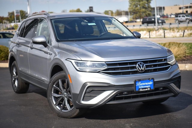 Used 2023 Volkswagen Tiguan SE with VIN 3VV3B7AX5PM076866 for sale in Hazelwood, MO