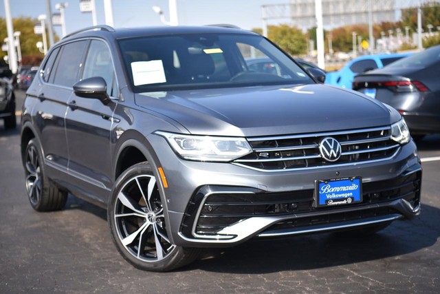 Used 2022 Volkswagen Tiguan SEL R-LINE with VIN 3VV4B7AX1NM002829 for sale in Hazelwood, MO