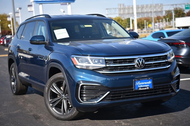 Used 2021 Volkswagen Atlas SE w/Tech R-Line with VIN 1V2NR2CA3MC609162 for sale in Hazelwood, MO