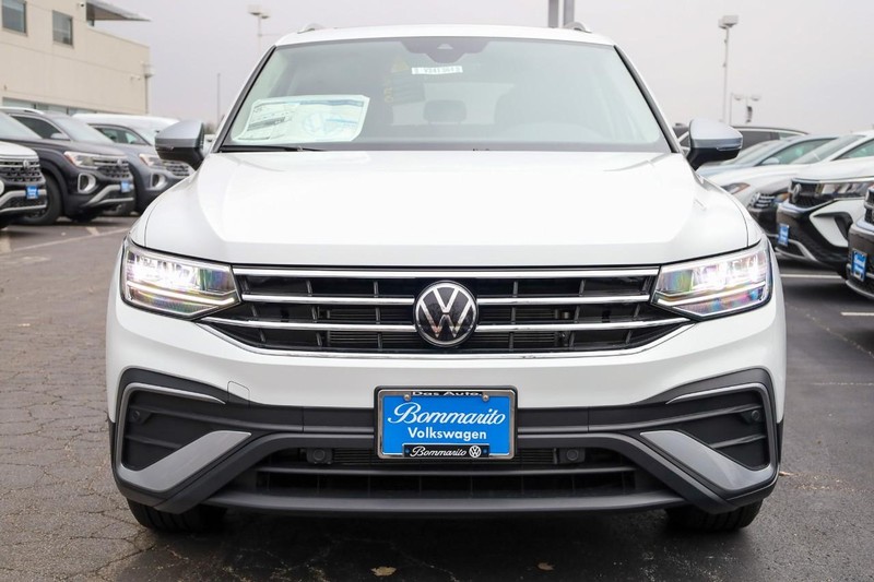 Volkswagen Tiguan Vehicle Image 04