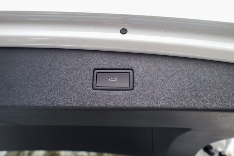 Volkswagen Tiguan Vehicle Image 08