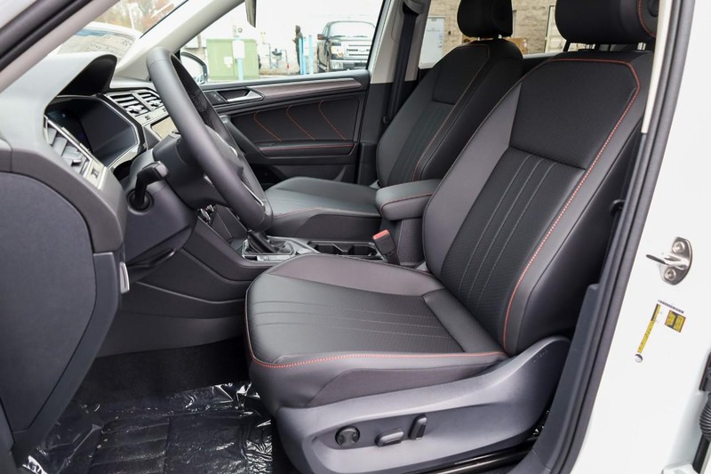 Volkswagen Tiguan Vehicle Image 10