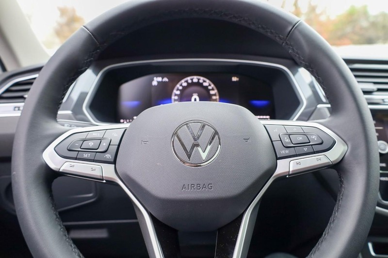 Volkswagen Tiguan Vehicle Image 12