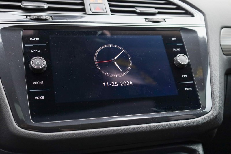 Volkswagen Tiguan Vehicle Image 14