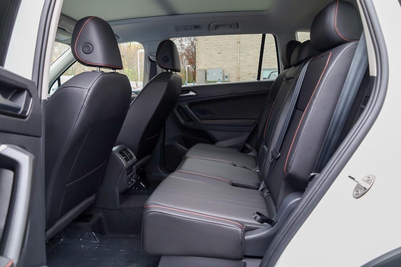 Volkswagen Tiguan Vehicle Image 24