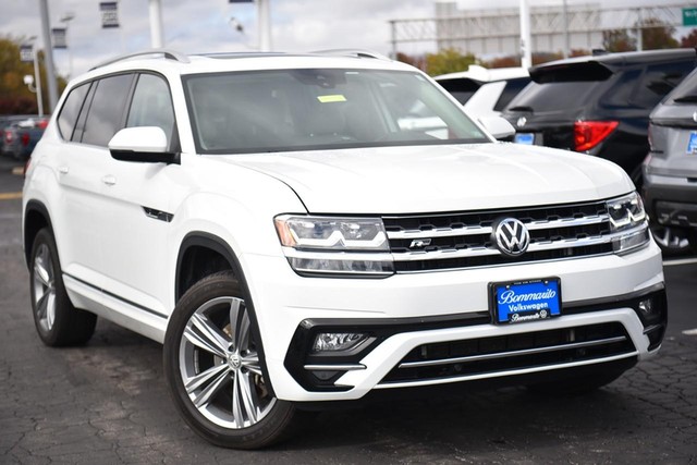 Used 2018 Volkswagen Atlas SEL with VIN 1V2RR2CA9JC580988 for sale in Hazelwood, MO