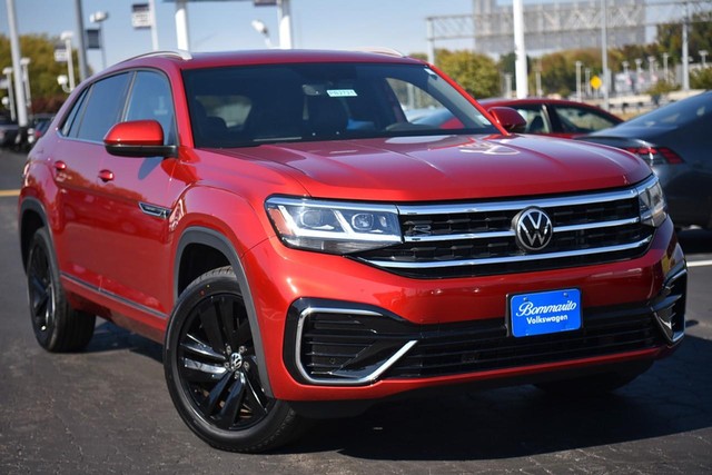 Used 2020 Volkswagen Atlas Cross Sport SE w/Tech R-Line with VIN 1V25E2CA7LC232362 for sale in Hazelwood, MO