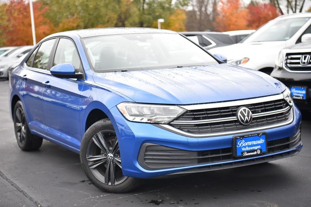 Used 2023 Volkswagen Jetta SE with VIN 3VW7M7BU9PM047463 for sale in Hazelwood, MO