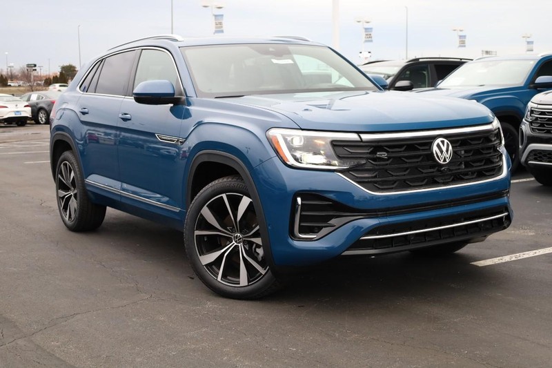 Volkswagen Atlas Cross Sport Vehicle Image 02