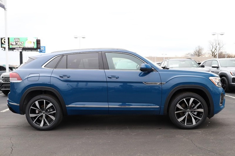 Volkswagen Atlas Cross Sport Vehicle Image 06
