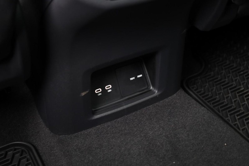 Volkswagen Atlas Cross Sport Vehicle Image 26