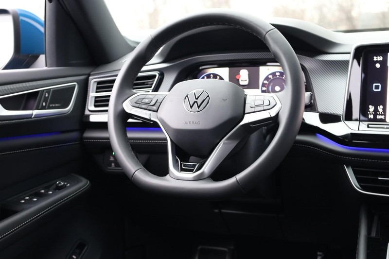 Volkswagen Atlas Cross Sport Vehicle Image 28