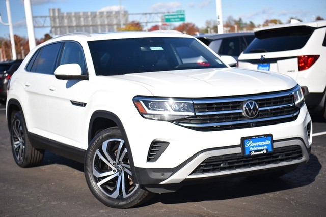 Used 2021 Volkswagen Atlas Cross Sport SEL Premium with VIN 1V2TC2CA0MC218026 for sale in Hazelwood, MO