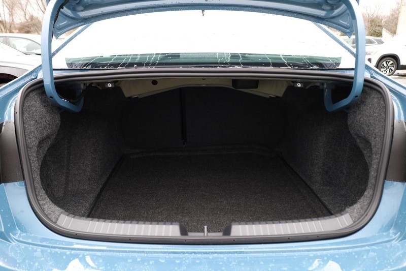 Volkswagen Jetta Vehicle Image 08