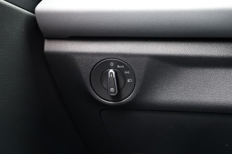 Volkswagen Jetta Vehicle Image 19