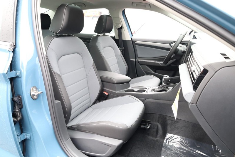 Volkswagen Jetta Vehicle Image 25