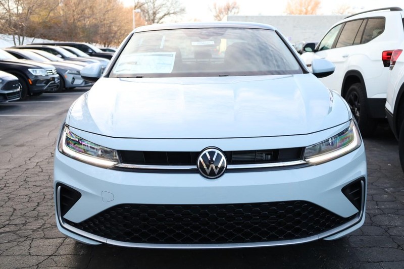 Volkswagen Jetta Vehicle Image 05