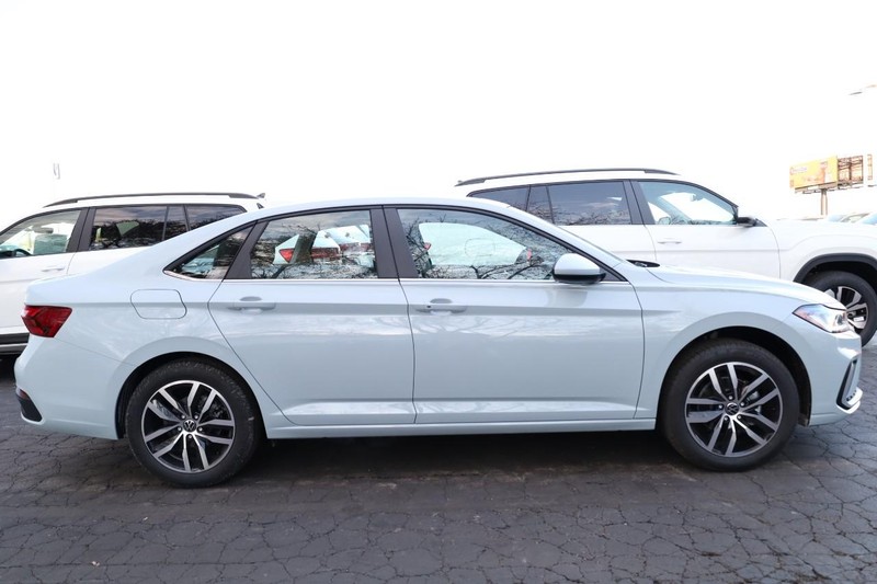 Volkswagen Jetta Vehicle Image 06
