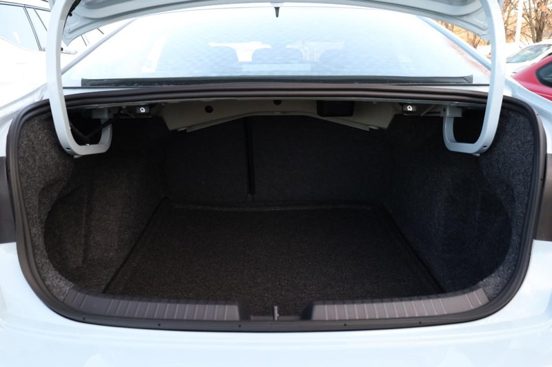Volkswagen Jetta Vehicle Image 08