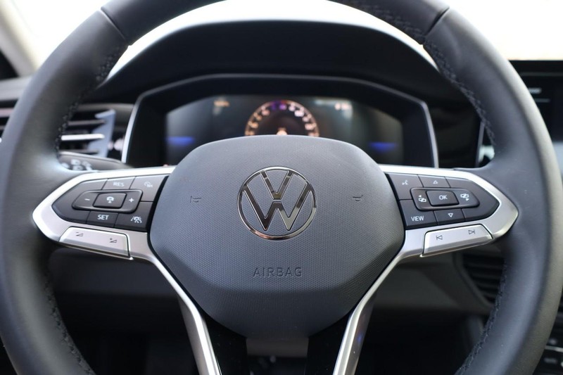 Volkswagen Jetta Vehicle Image 11