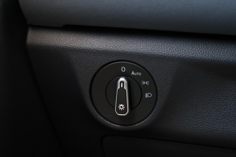 Volkswagen Jetta Vehicle Image 20