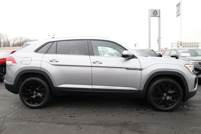 Volkswagen Atlas Cross Sport Vehicle Image 06