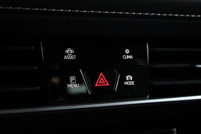 Volkswagen Atlas Cross Sport Vehicle Image 17