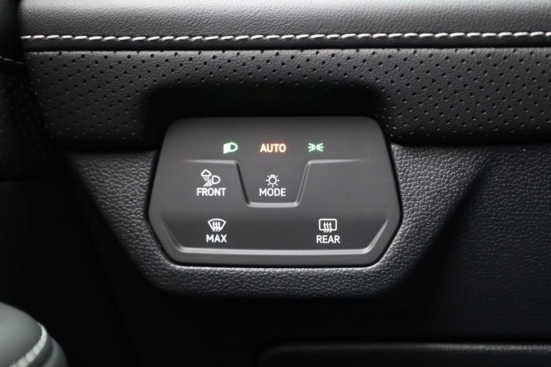 Volkswagen Atlas Cross Sport Vehicle Image 21