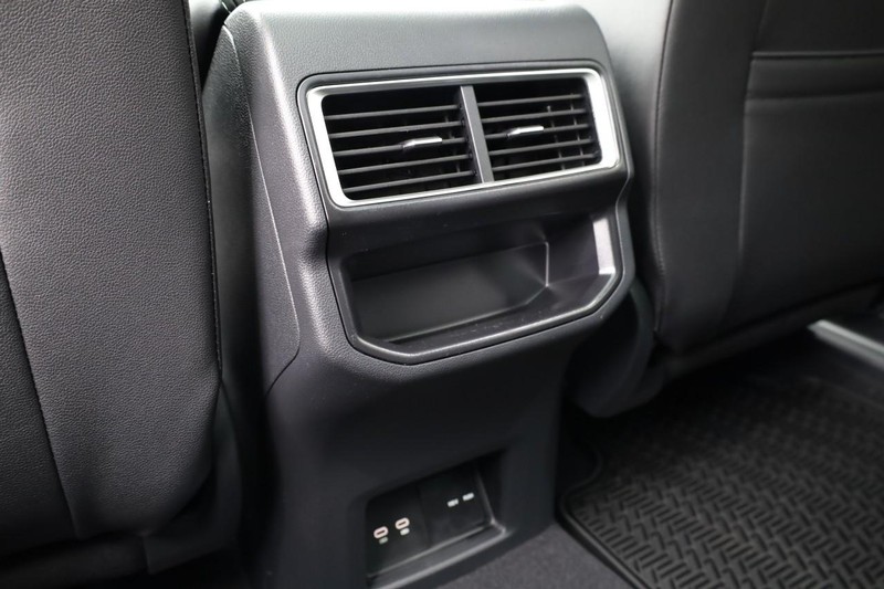 Volkswagen Atlas Cross Sport Vehicle Image 25