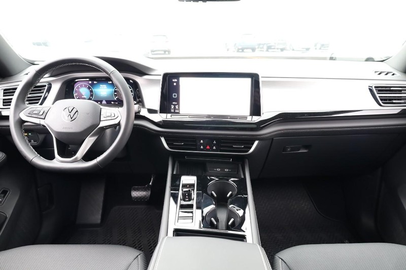 Volkswagen Atlas Cross Sport Vehicle Image 27