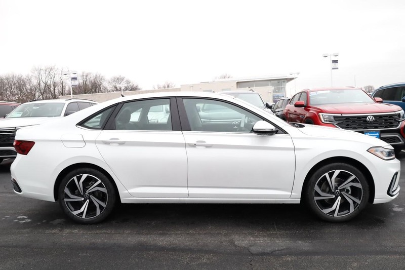 Volkswagen Jetta Vehicle Image 06