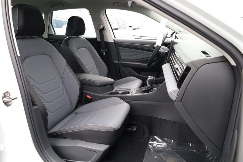 Volkswagen Jetta Vehicle Image 27
