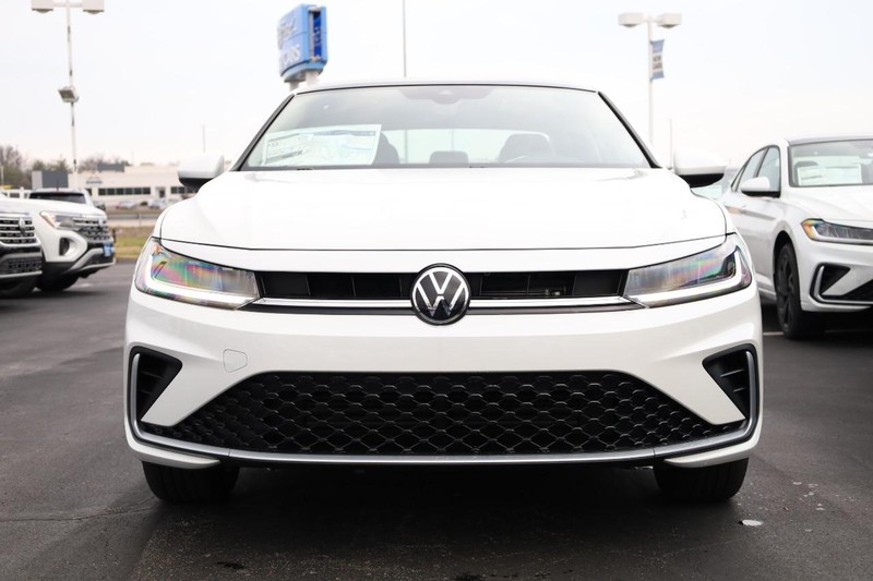 Volkswagen Jetta Vehicle Image 05