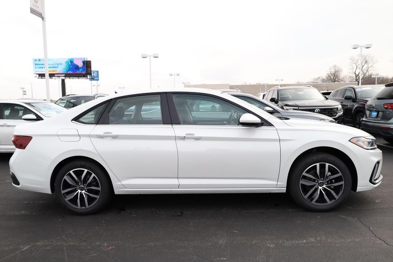 Volkswagen Jetta Vehicle Image 06