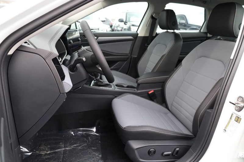 Volkswagen Jetta Vehicle Image 08