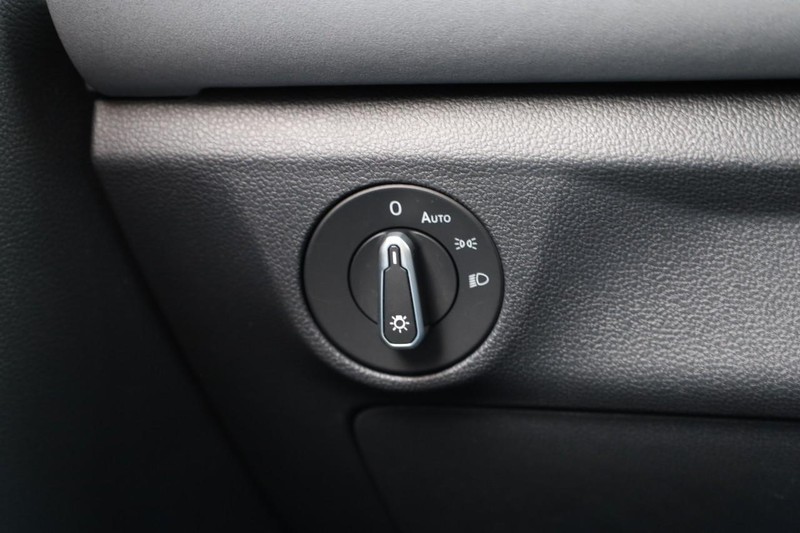 Volkswagen Jetta Vehicle Image 18