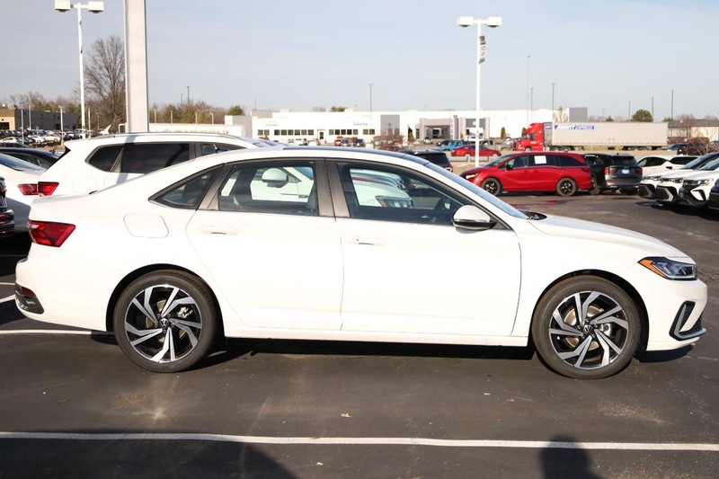Volkswagen Jetta Vehicle Image 05