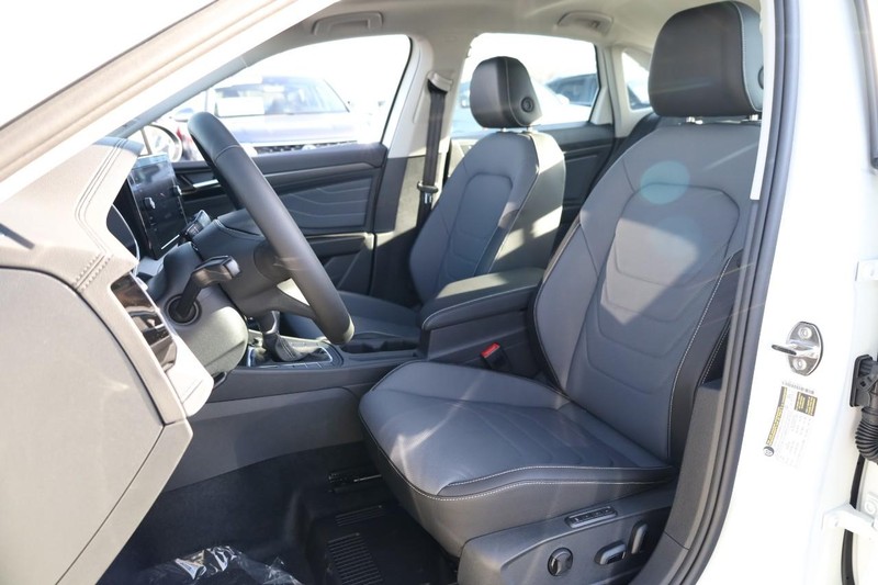 Volkswagen Jetta Vehicle Image 08