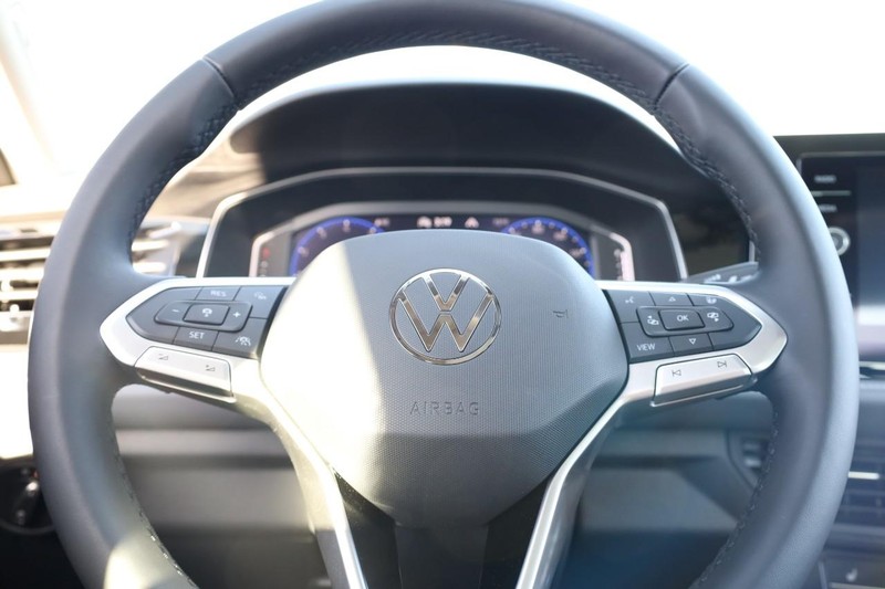 Volkswagen Jetta Vehicle Image 11