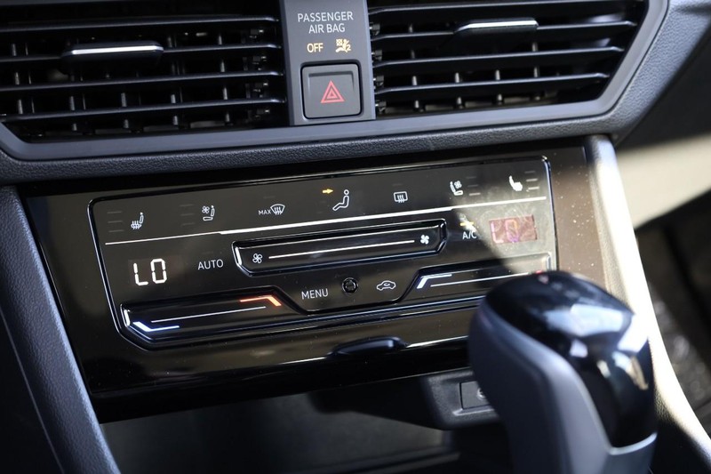 Volkswagen Jetta Vehicle Image 15