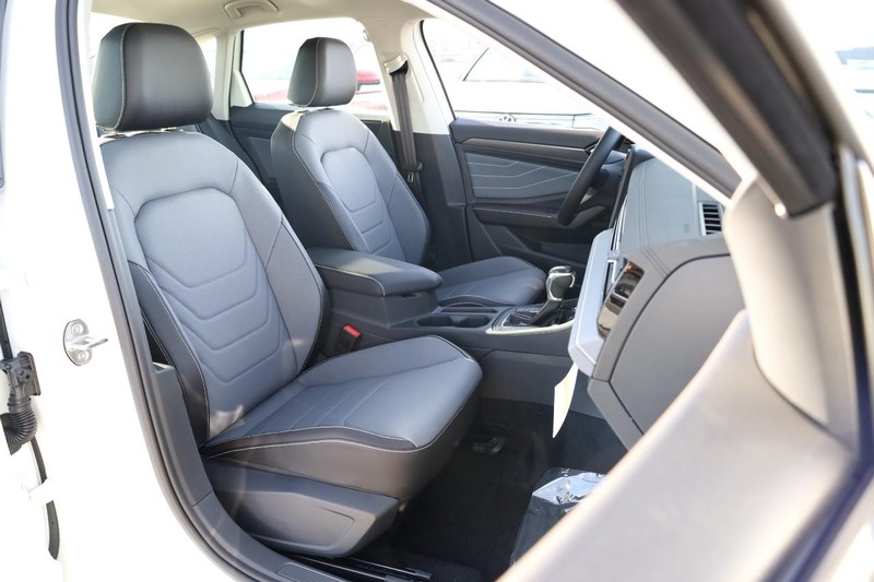 Volkswagen Jetta Vehicle Image 25