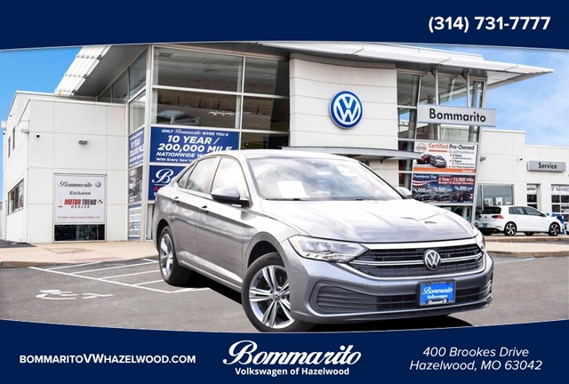 2024 Volkswagen Jetta SE at Bommarito VW in Hazelwood MO