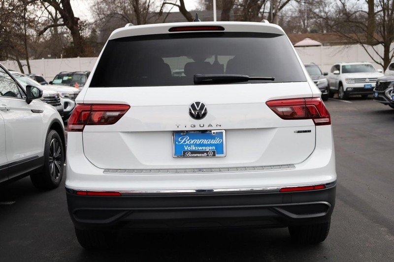 Volkswagen Tiguan Vehicle Image 07